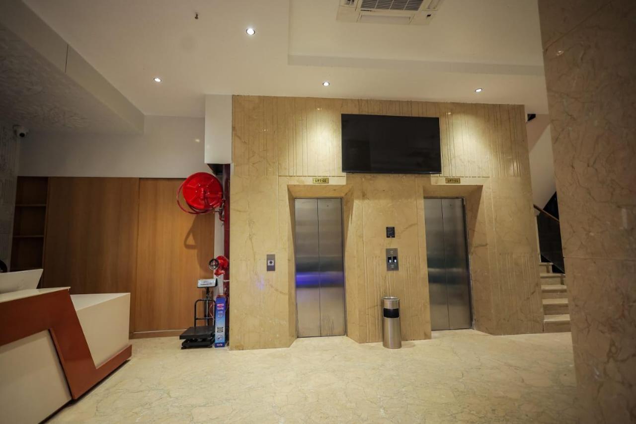 Hotel Midas Inn Mathura Zewnętrze zdjęcie